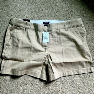 J Crew 5” khaki women’s short- New with tags